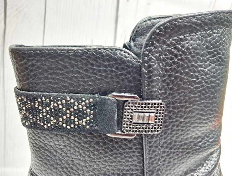 2025-10-29-09-01-39-824