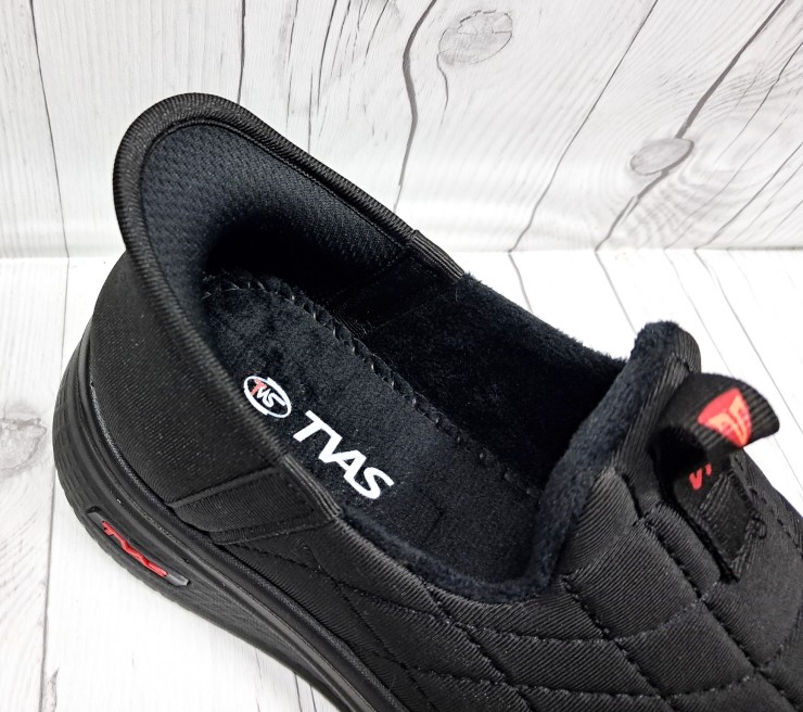 2025-11-12-11-21-22-375